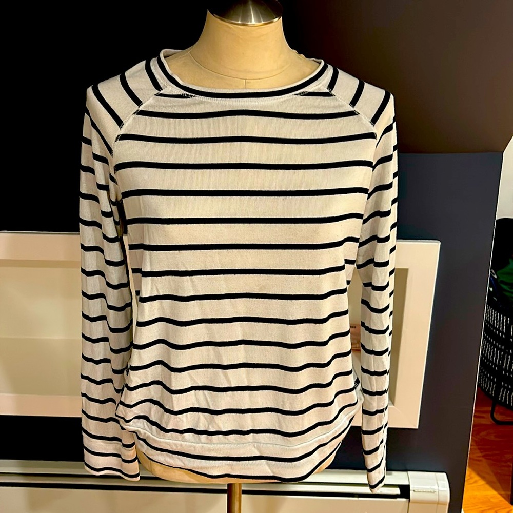 Market & Spruce women’s Medium black and white striped top